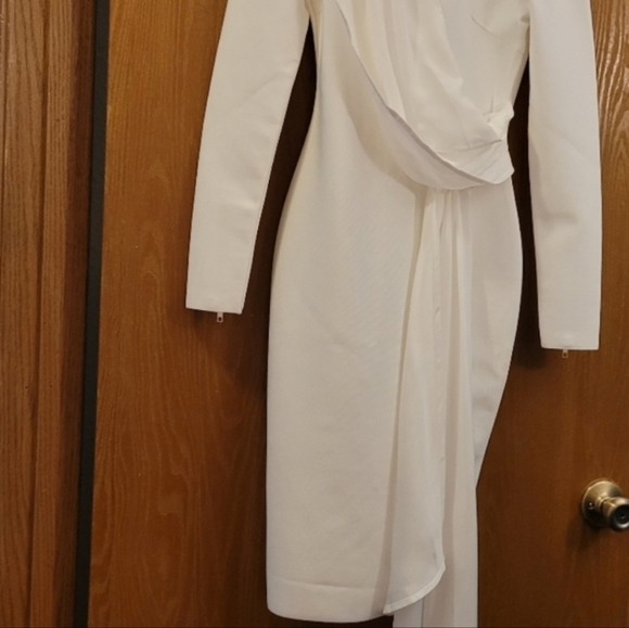 Off White Evening Party Dress with Hold Zipper - Picture 6 of 6